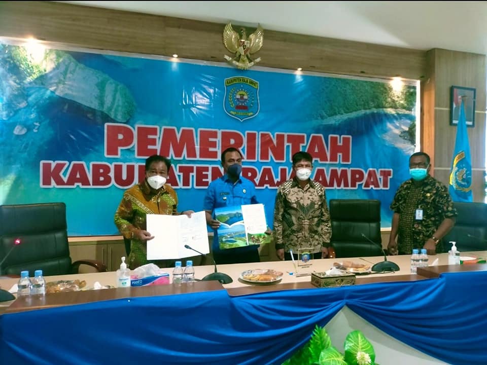 Penandatanganan MoU dengan Pemerintah Kabupaten Raja Ampat