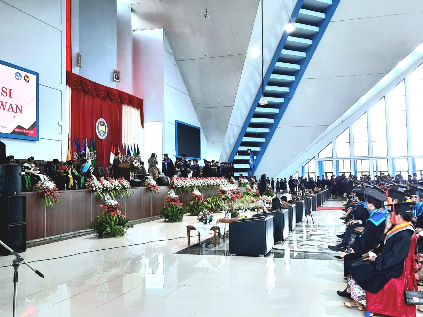 Unima 'Cetak' Ratusan Mahasiswa Lulusan Program Sarjana dan Magister, Gubernur Sulut Olly Dondokambey Berikan Apresiasi