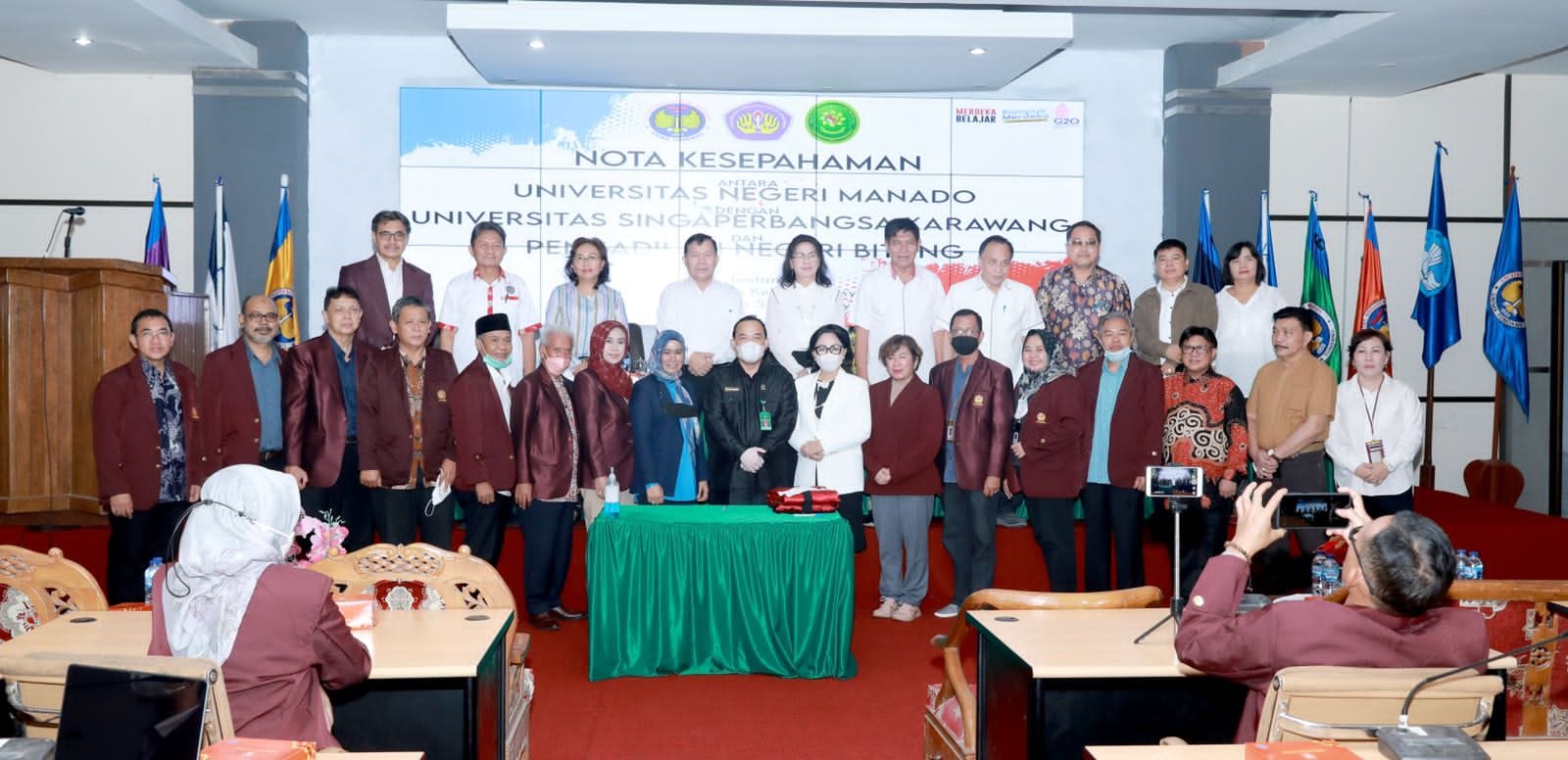 Penandatanganan MoU antara Universitas Negeri Manado dengan Pengadilan Negeri Bitung, penandatanganan Mou dengan Universitas Singa Perbagsa Karawang