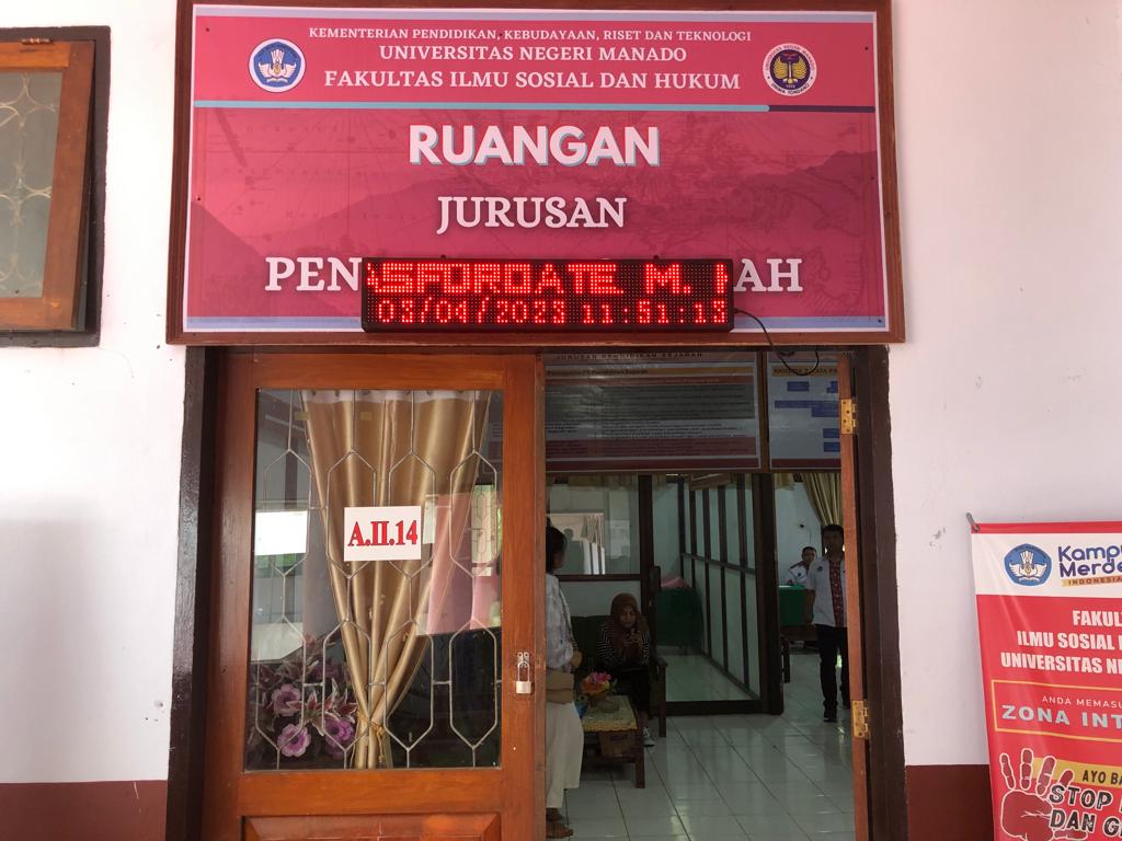 Rektor Unima Berikan Apresiasi 50Jt Bagi Jurusan Pendidikan Sejarah Atas Akreditasi Unggul