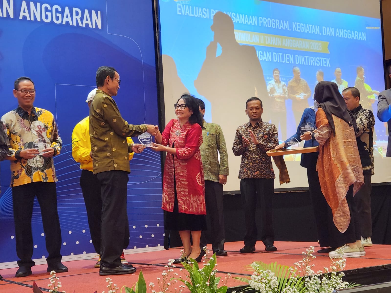 Unima Kampus Kebanggaan Sulut Peringkat 1 IKU PTN Liga Satker