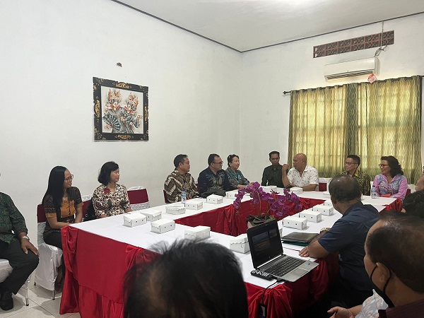 Pertajam Implementasi MBKM & IKU, Silangen Cs Sambangi IKIP Saraswati Bali