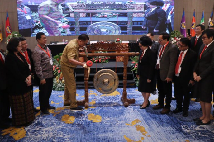 Gubernur Olly Dondokambey Hadiri Raker UNIMA Tahun 2023.Berharap Peningkatan Kualitas SDM Di Sulut Dengan Inovasi Teknologi Dan Transformasi Pendidikan