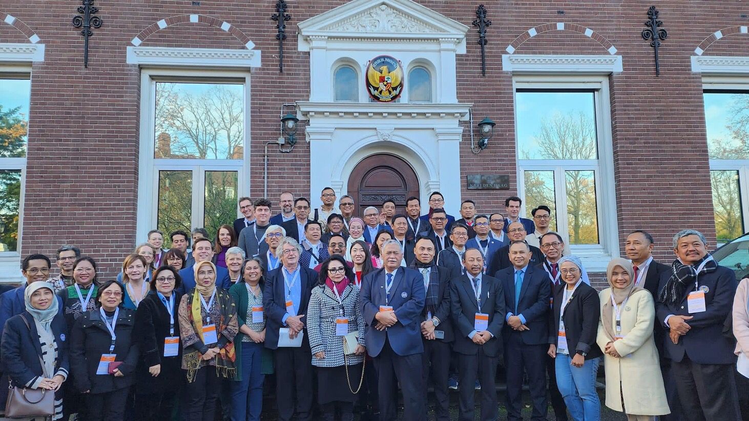 Rektor Unima Bersama Tim Hadiri NL Knowledge House Dialogue di Den Haag