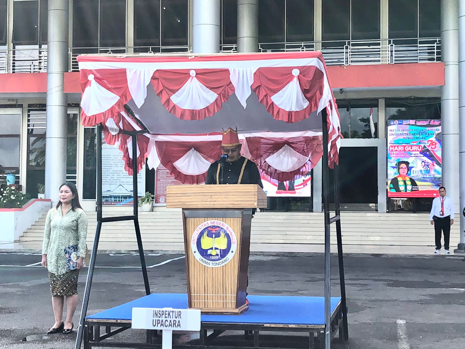 Unima Gelar Upacara Peringati Hari Guru Nasional, Plh Rektor Prof Theo Bacakan Pidato Mendikbudristek RI