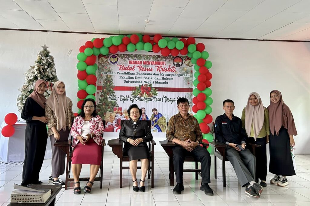 Indahnya Toleransi Antar Mahasiswa, Jurusan PPKn Unima Gelar Ibadah Menyambut Natal 2023