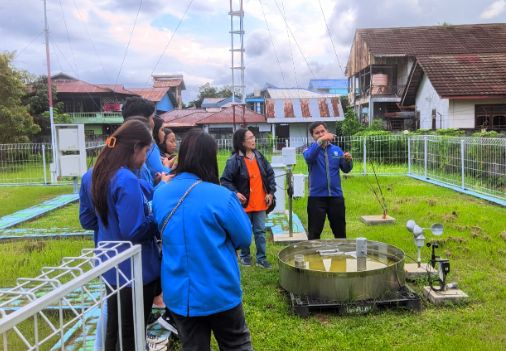 Praktikum Metklim, Mahasiswa Prodi Pendidikan Geografi FISH Kunjungi BMKG Maritim Bitung