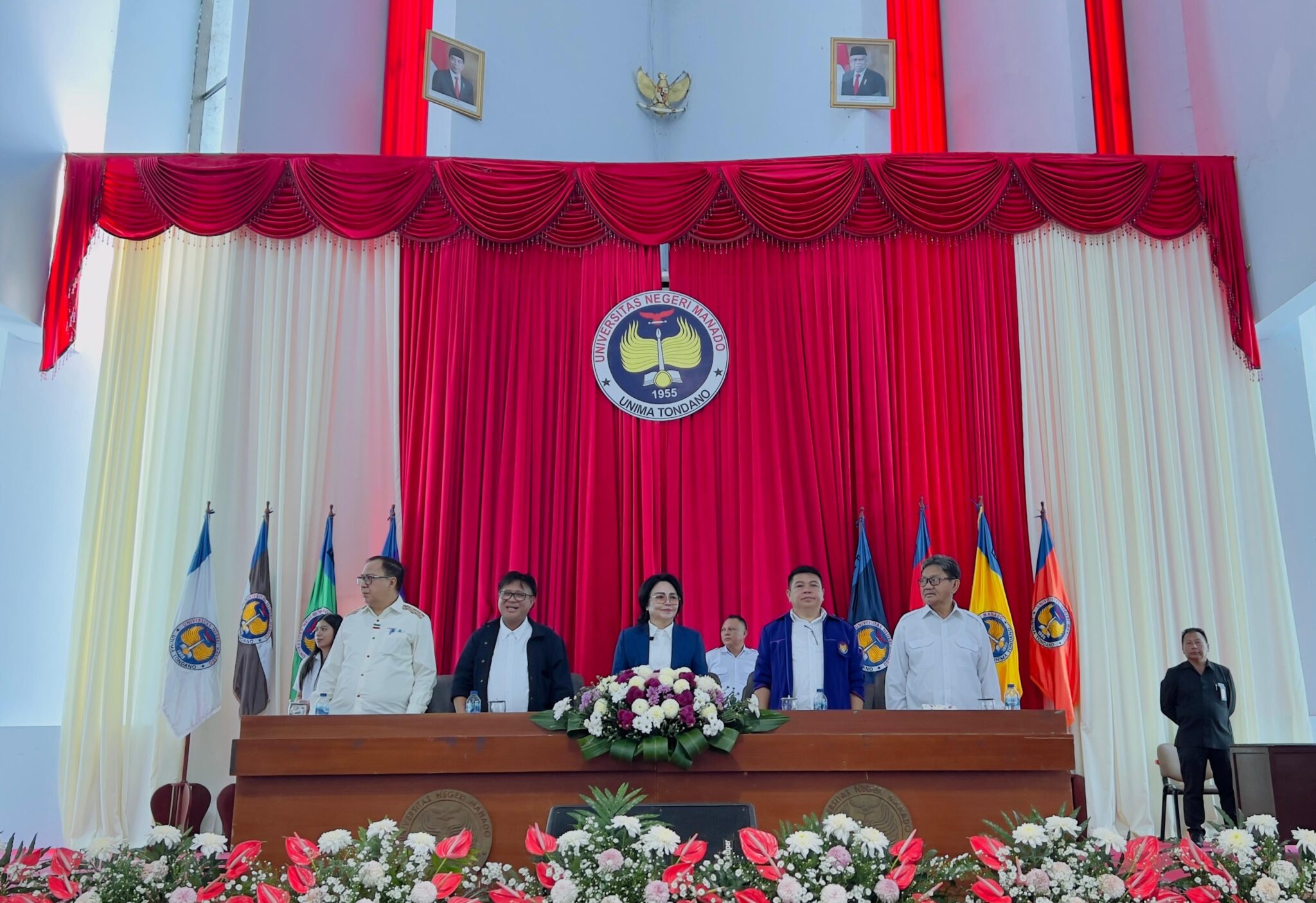 3130 Mahasiswa Baru Ikuti PKKMB, Rektor Unima Prof Dr Deitje Katuuk MPd Sampikan Selamat Datang